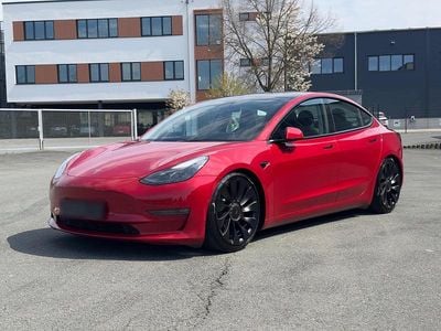 Begagnad Tesla Model 3 Performance 377 kW (513 HK) 2022 Röd Sedan