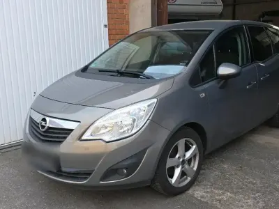 Brugt Opel Meriva 101 HK (74 kW) 2011 Guld MPV