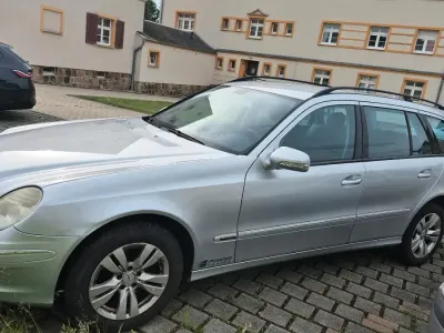 Gebraucht Mercedes E220 Avantgarde 170 PS (125 kW) 2006 Silber Kombi