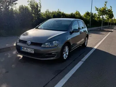Gebraucht VW Golf VII LOUNGE 110 PS (80 kW) 2016 Limousine