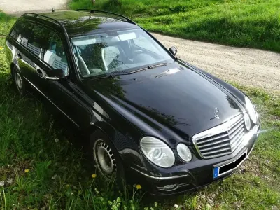 Usado Mercedes E220 Avantgarde 170 CV (125 kW) 2007 Negro Berlina