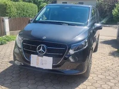 Gebraucht Mercedes V250 Style 190 PS (139 kW) 2025 Grau Van / Kleinbus