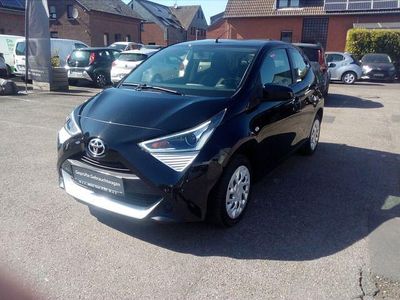 Second-hand Toyota Aygo X-play 72 CP (52 kW) 2021 Negru Hatchback
