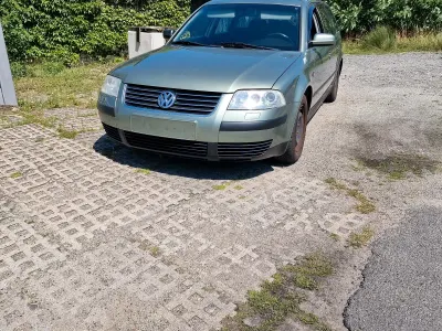 Gebraucht VW Passat 115 PS (84 kW) 2001 Grün Kombi