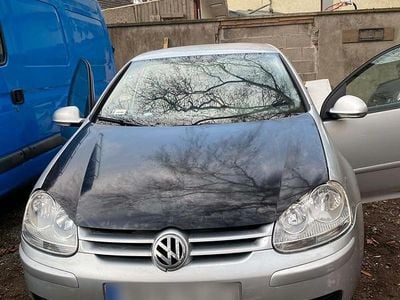 Usata VW Golf IV 105 CV (77 kW) 2005 Argento Berlina