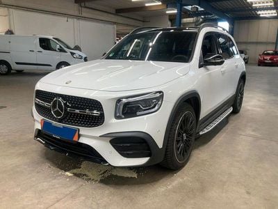 Mercedes GLB220