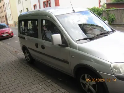 Gebraucht Opel Combo 87 PS (63 kW) 2003 Silber Van / Kleinbus