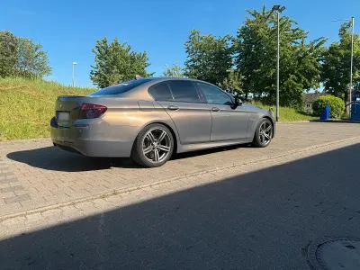 Gebraucht BMW 525 218 PS (160 kW) 2016 Grau Limousine