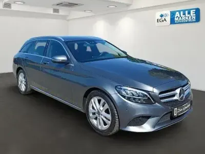 Gebraucht Mercedes C180 Avantgarde 156 PS (114 kW) 2019 Grau metallic Limousine