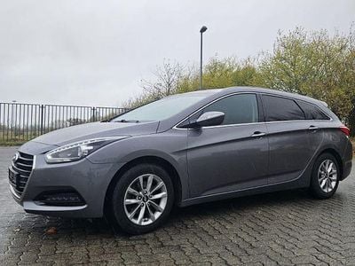 Gebraucht Hyundai i40 116 PS (85 kW) 2015 Grau Kombi