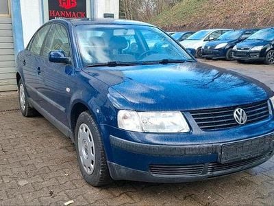 Second-hand VW Passat 100 CP (73 kW) 2000 Albastru Berlinǎ