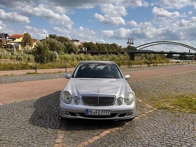 Mercedes E270