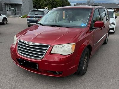 Rot Gebraucht 2010 Chrysler Town & Country Van / Kleinbus | 9.500 €