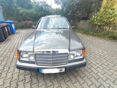 Gebraucht Mercedes E250 90 PS (66 kW) 1992 Grau Limousine
