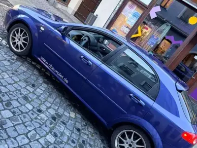 Gebraucht Chevrolet Lacetti 101 PS (74 kW) 2005 Blau Kleinwagen