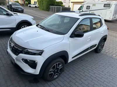 Gebraucht Dacia Spring Comfort Plus 33 kW (45 PS) 2022 Weiß Kleinwagen