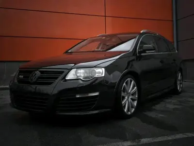 Gebraucht VW Passat R 300 PS (220 kW) 2009 Schwarz Kombi