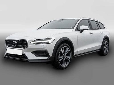 Gebraucht Volvo V60 CC Plus 197 PS (144 kW) 2023 Weiß Kombi
