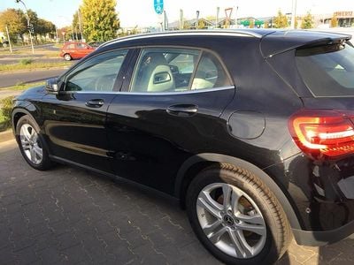 Gebraucht Mercedes GLA180 Urban 2017 Schwarz SUV