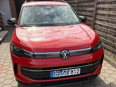 Gebraucht VW Tiguan Pro 150 PS (110 kW) 2024 Rot SUV