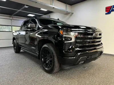 Neu Chevrolet Silverado 309 PS (227 kW) 2026 Schwarz SUV