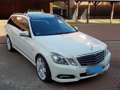 Gebraucht Mercedes E300 Avantgarde 204 PS (150 kW) 2010 Weiß Kombi