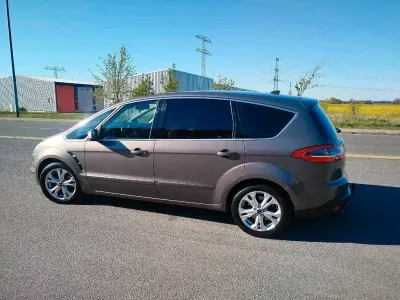 Gebraucht Ford S-MAX Titanium 200 PS (147 kW) 2012 Braun Van / Kleinbus