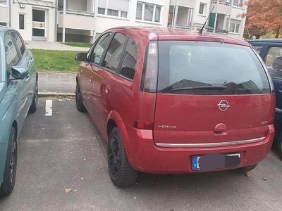 Rot Gebraucht 2006 Opel Meriva Van / Kleinbus | 2.700 € (Etwas zu teuer)