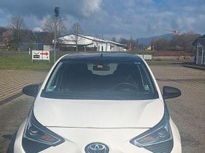 Usata Toyota Aygo 72 CV (52 kW) 2019 Bianco Utilitaria