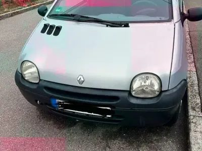 Używany Renault Twingo 75 KM (55 kW) 2004 Szary Hatchback
