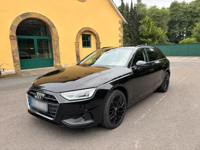 Gebraucht Audi A4 Advanced 163 PS (119 kW) 2020 Schwarz Kombi