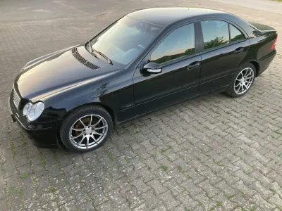 Używany Mercedes 200
