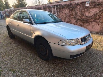 Gebraucht Audi A4 101 PS (74 kW) 2000 Silber Limousine