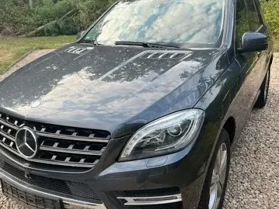 Gebraucht Mercedes ML350 258 PS (189 kW) 2014 Grau SUV