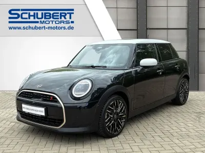 Second-hand Mini Cooper S Favoured 204 CP (150 kW) 2024 Negru Hatchback