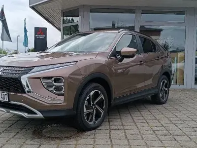 Gebraucht Mitsubishi Eclipse Cross Plus 188 PS (138 kW) 2024 Braun SUV
