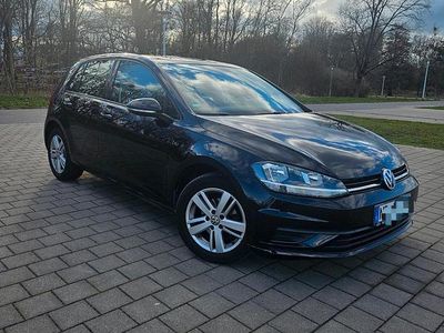 Gebraucht VW Golf VII 2018 Schwarz Kleinwagen