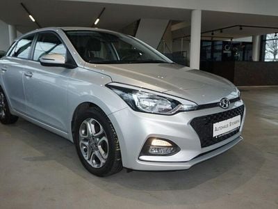 Gebraucht Hyundai i20 Trend 101 PS (74 kW) 2019 Silber Kleinwagen