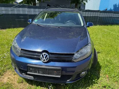 Second-hand VW Golf VII Trendline 105 CP (77 kW) 2012 Albastru Break