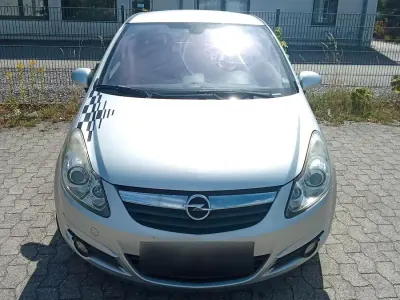 Gebraucht Opel Corsa 86 PS (63 kW) 2010 Silber Kleinwagen