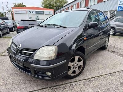 Nissan Almera Tino