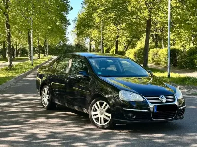 Gebraucht VW Jetta 102 PS (75 kW) 2009 Schwarz Limousine