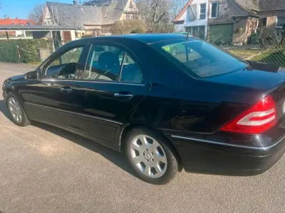 Gebraucht Mercedes C180 143 PS (105 kW) 2004 Schwarz Limousine