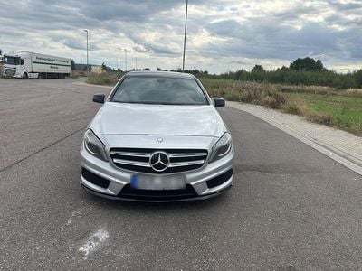 Gebraucht Mercedes A180 AMG line 109 PS (80 kW) 2013 Silber Limousine