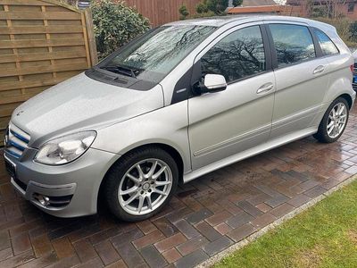 Usata Mercedes B180 115 CV (84 kW) 2009 Argento Monovolume