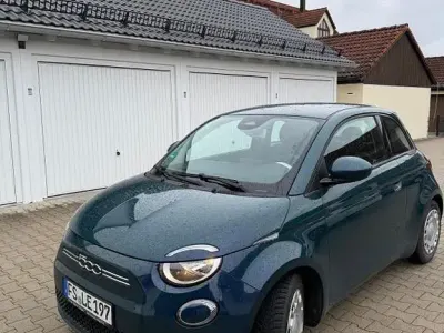 Gebraucht Fiat 500e 69 kW (95 PS) 2023 Grün Limousine