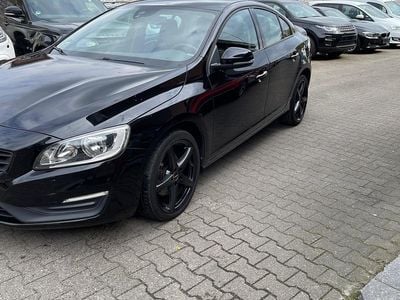 Second-hand Volvo S60 150 CP (110 kW) 2015 Negru Berlinǎ