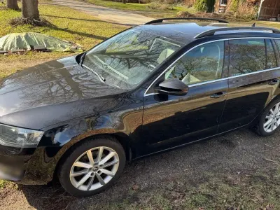 Gebraucht Skoda Octavia Elegance 140 PS (102 kW) 2014 Schwarz Kombi