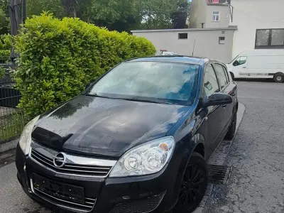 Gebraucht Opel Astra 90 PS (66 kW) 2009 Schwarz Limousine