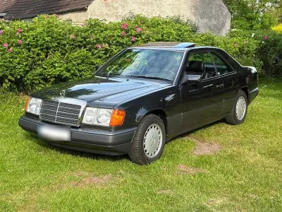 Gebraucht Mercedes 230 132 PS (97 kW) 1990 Schwarz Coupé